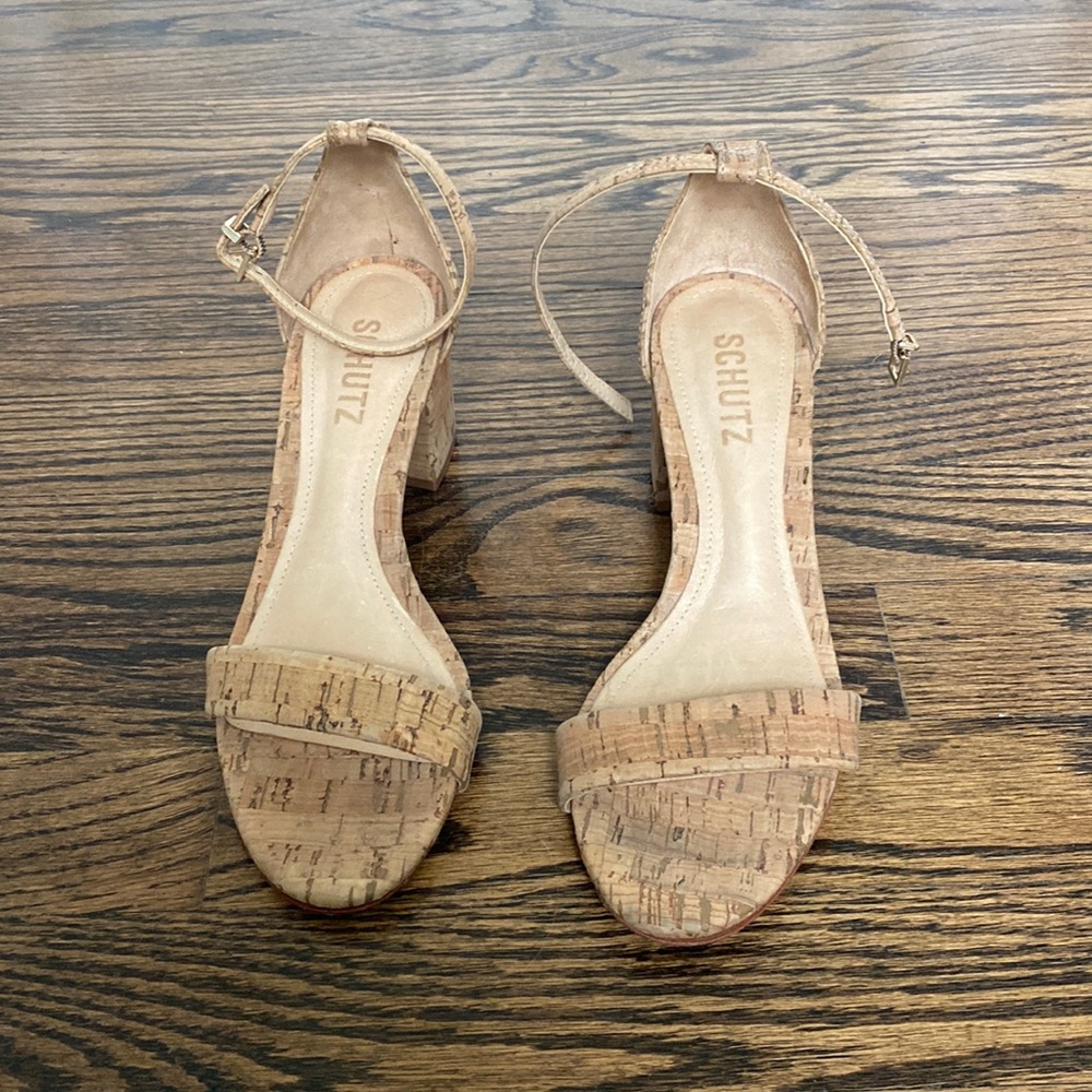Gorgeous Schutz block heel sandal